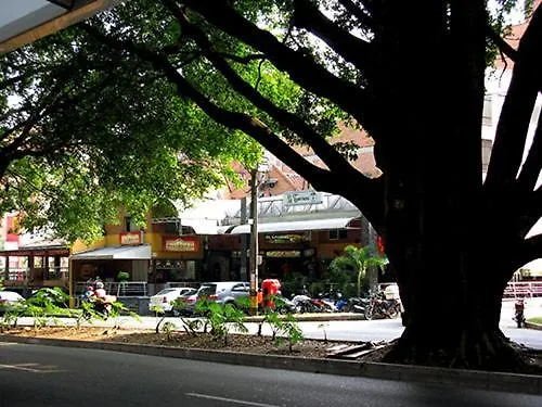 Confortable Apartaestudio 807 Laureles Medellin Apartment